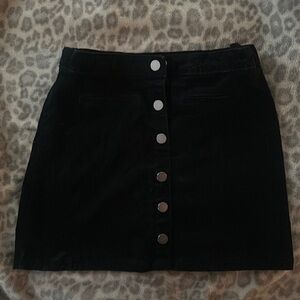 Black soft button skirt! 🖤